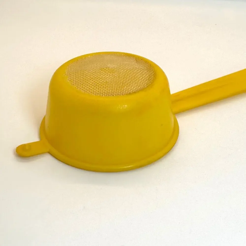 VTG Fine Mesh Tea Baking Strainer Yellow Plastic Kitchen Tool Made in‎ Hong Kong